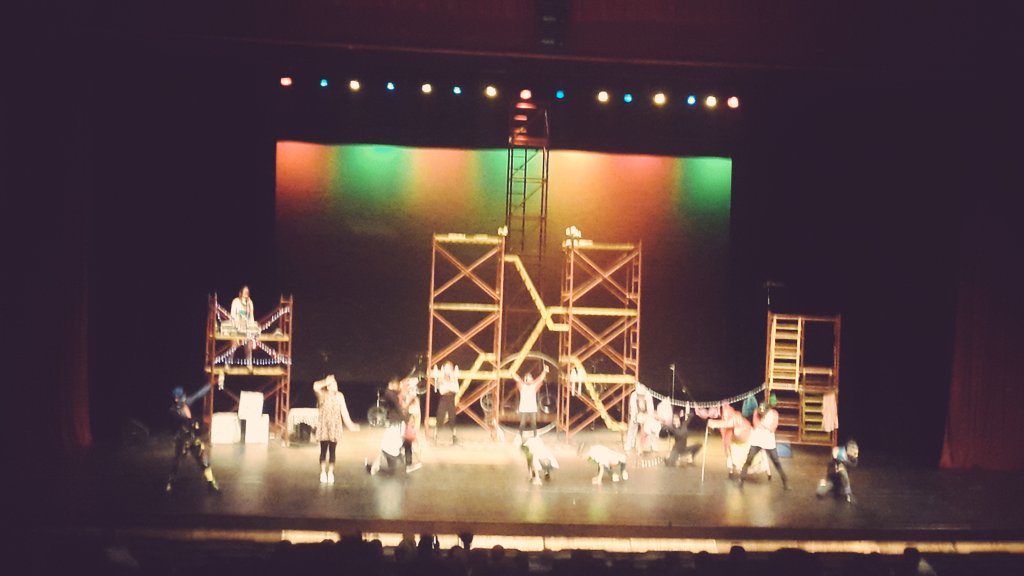 _SanchTG's tweet image. #DíadeTeatro #TeatroNacional #Circópolis #DjEvitaLinde 😍😍 y no me animé a hablarle  y pedirle una selfie 😳