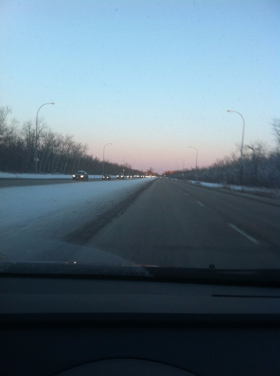 DefiantScrbblr's tweet photo. @KildonanPlace @DreamFactoryMB #KPShopHappy Driving with the sunrise makes me happy! https://t.co/wl18pGZbYb