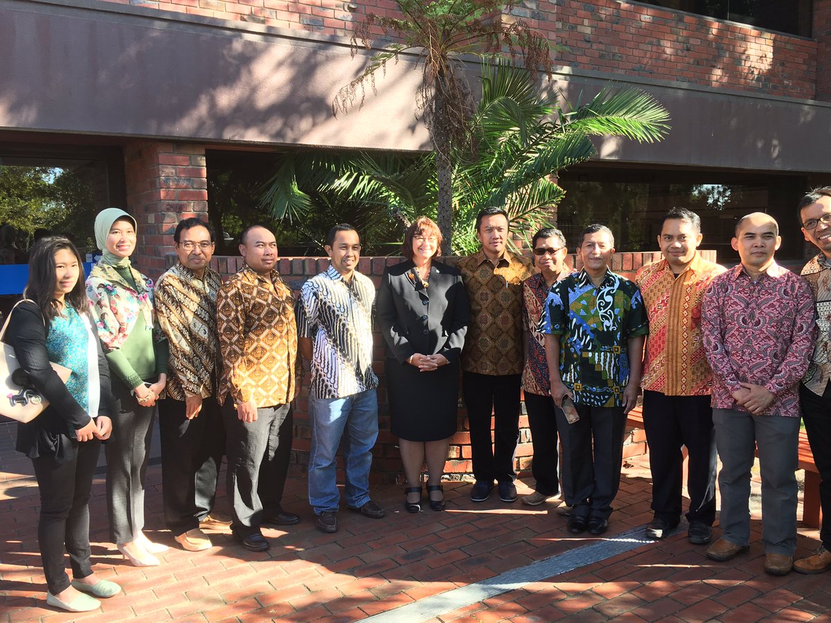 imam_nahrawi's tweet photo. Mengunjungi @victoriauninews dimana laboratorium olah raga diciptakan untuk penelitan dan kemajuan olah raga https://t.co/Z3NWg14VgB