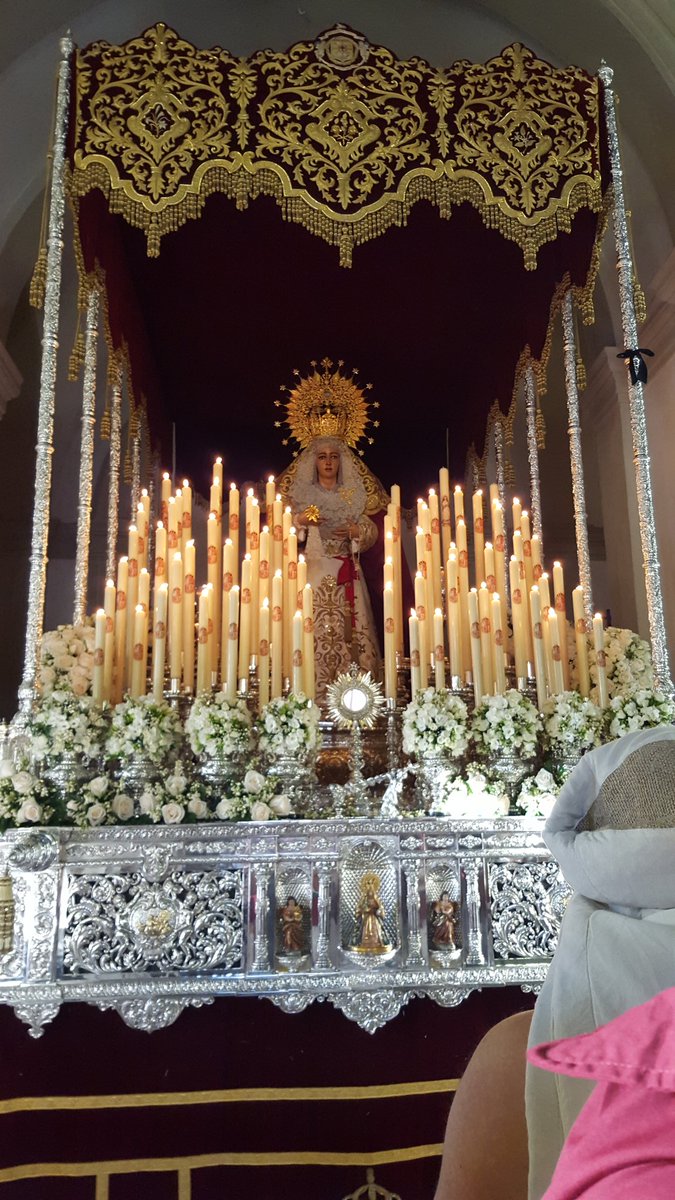 CuadrilladeFe's tweet photo. A su salida! Grande nuestra Madre de Fe y Caridad. Nuestros pies su magnificencia. #RojosdeFe. #VivimosdesuSon https://t.co/BnRuALvwHl