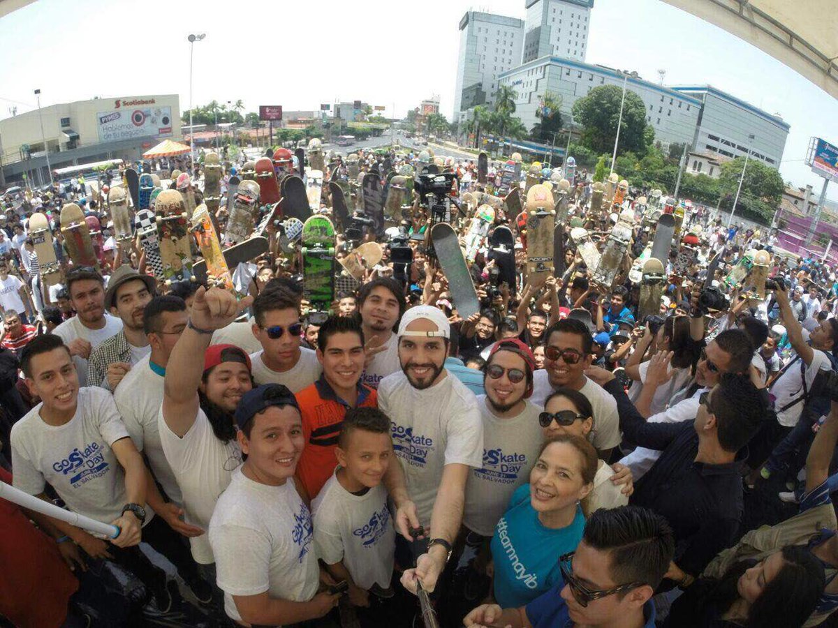 nayibbukele's tweet photo. Con miles de skaters 👊🏼 (y si, ya pronto viene el anuncio del nuevo skatepark 😉) https://t.co/gFnqgaI63z