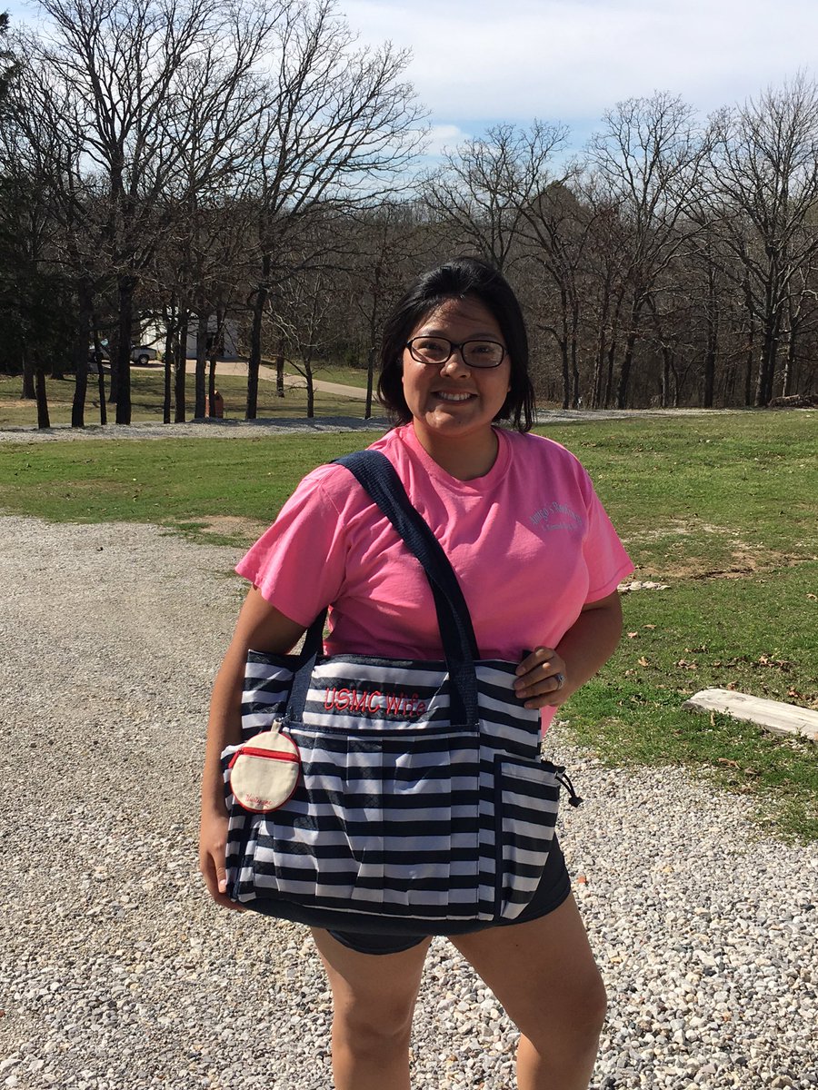 loveTheReynons's tweet photo. Going swimming with my @ThirtyOne #NewDayTote in #RugbyStripe as my gym bag! #ThirtyOne #USMCwife I love my #31Life! https://t.co/qwgdcWFOsA