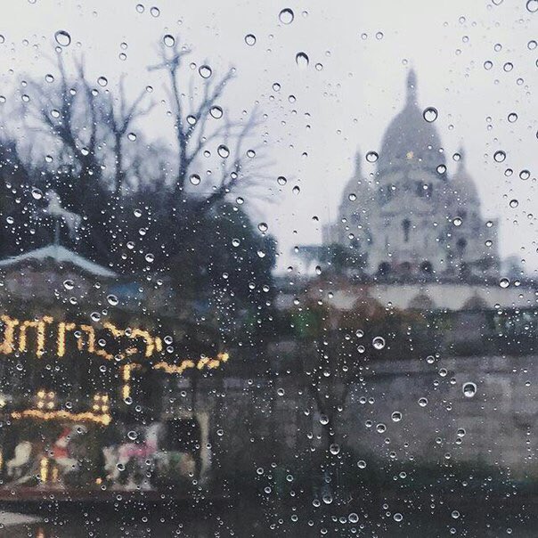 lovefortheeyes's tweet photo. Raining in Paris https://t.co/Gj4ZVb4Cnh