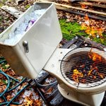 トイレの便器で焼き肉をするとこうなるっ..w