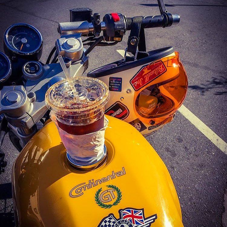 SIDDHANTTIWARI's tweet photo. #royalenfield #bullet #classic #thunderbird #electra #continentalgt #caferacer #Himalayan #madelikegun #stayroyalli… https://t.co/lpxmRjyh0s