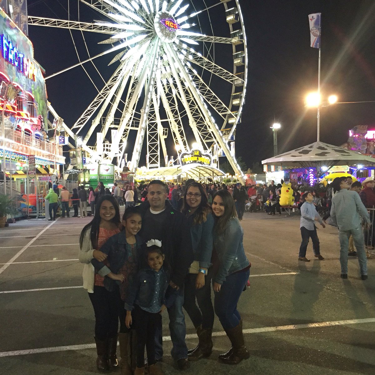 3mileeU's tweet photo. Great way to end spring break #HLSR2016 💕 https://t.co/0RsPLAemfp