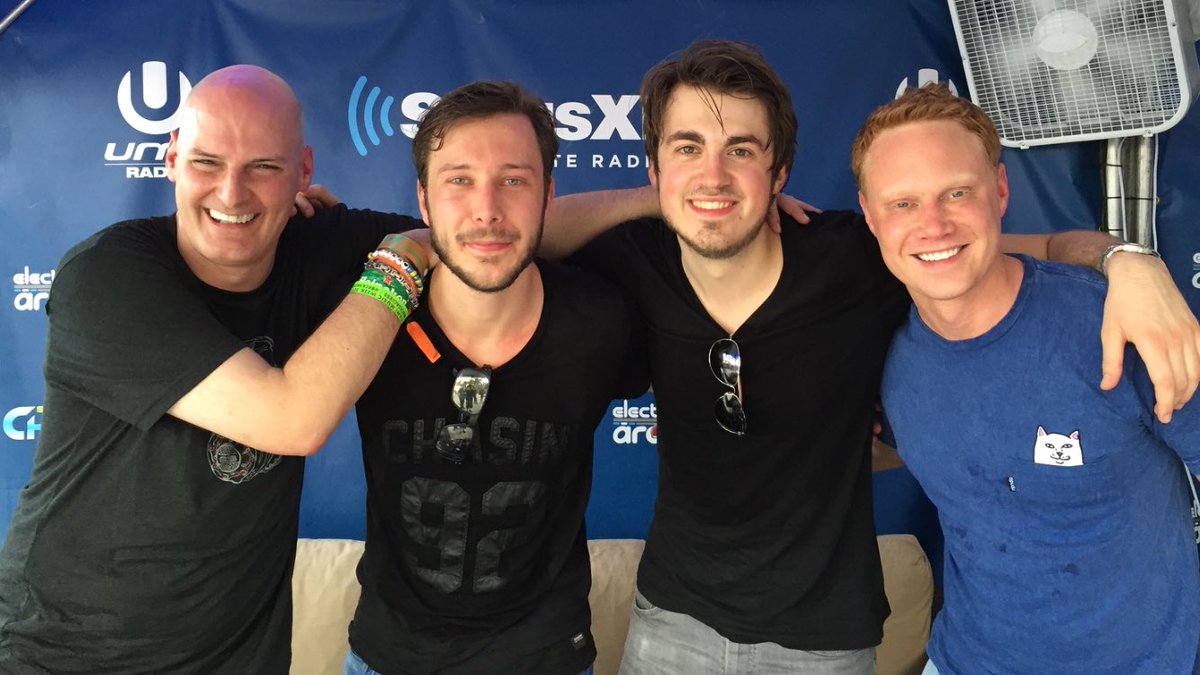 Vicetone's tweet photo. π RT @liquidtodd: Sweating buckets with @Vicetone at @ultra 2016 @sxmElectro #sxmultra @djbenharvey https://t.co/pvXrOdmGVv