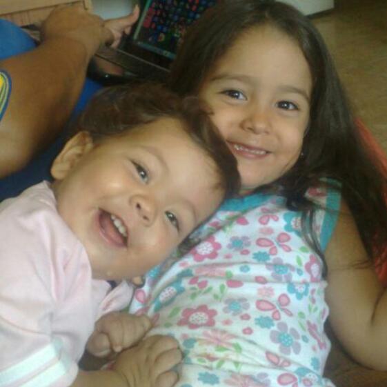 Jaismeli's tweet photo. Dichoso? Dichoso es ser tía de dos hermosuras <3 https://t.co/82W3IPYvPc