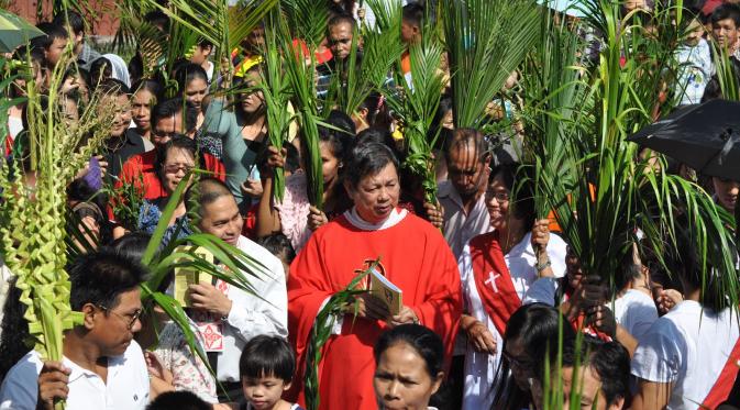 bintangcomID's tweet photo. Minggu Palma, Kenapa Simbolnya Daun Palem? https://t.co/UvnAXLoHSw https://t.co/iPlnr6hfA1