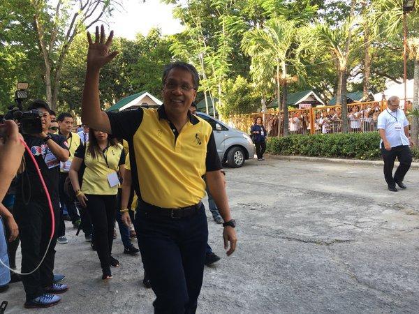 GovJunjunDavide's tweet photo. Sticks and Stones Are Only Thrown at 
Fruit-Bearing Trees, indeed. #SolusyunNiMar https://t.co/a62PzvEgA3 https://t.co/ZbE06qPJcY