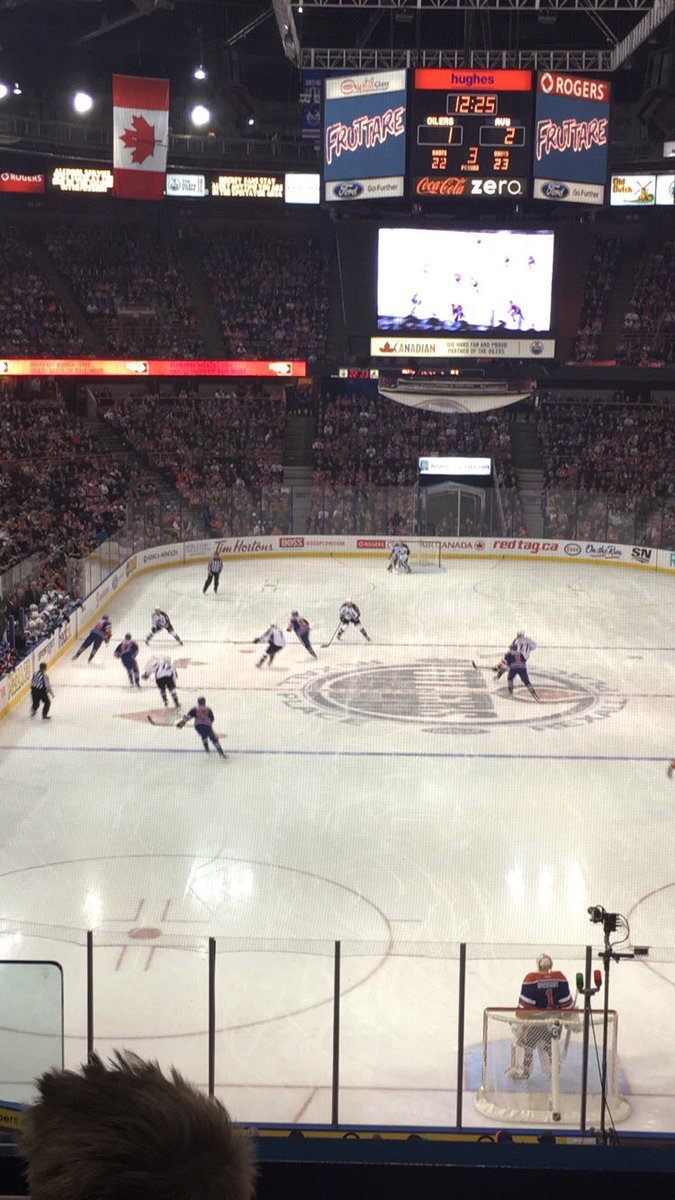 missamandae's tweet photo. First time back at rexall since the back injury... #feelsgood #oilers #long5months https://t.co/RUTksNpHdf