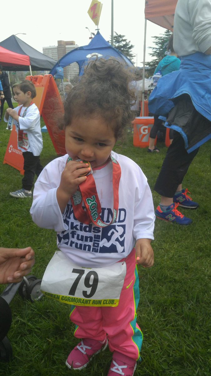 DickiePeez's tweet image. Today @oaklandmarathon was the best! Friends, family, running and #JuneRicci is officially a runner #RootedinOakland