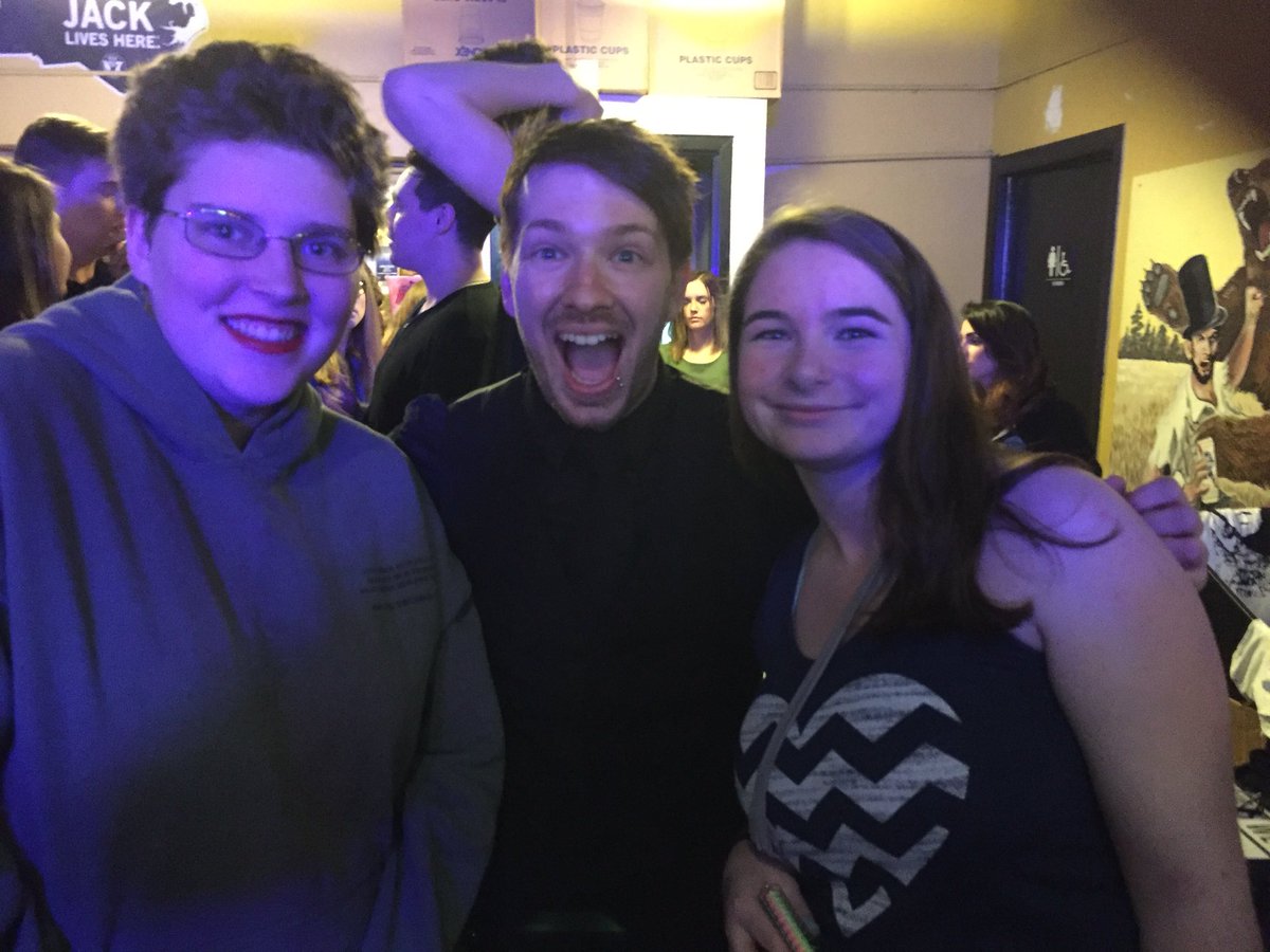 patti0505's tweet photo. So I mentioned meeting @AJRBrothers but I also met @SheIsWe tonight was amazing https://t.co/MZetWQUZzd