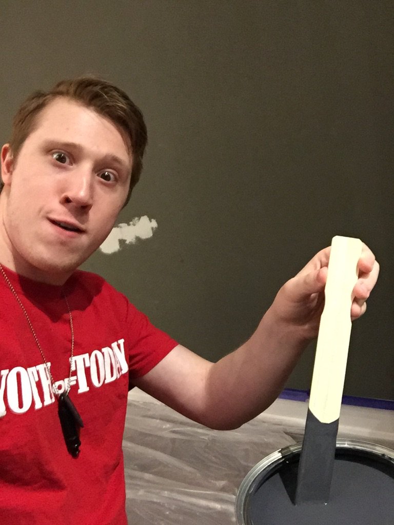 JMMoorePhoto's tweet photo. It's 11pm and I've patched a wall, taped it off and now I'm gonna paint it. Suppy. #oksure #guyswhopaint https://t.co/n9ufkMJW48