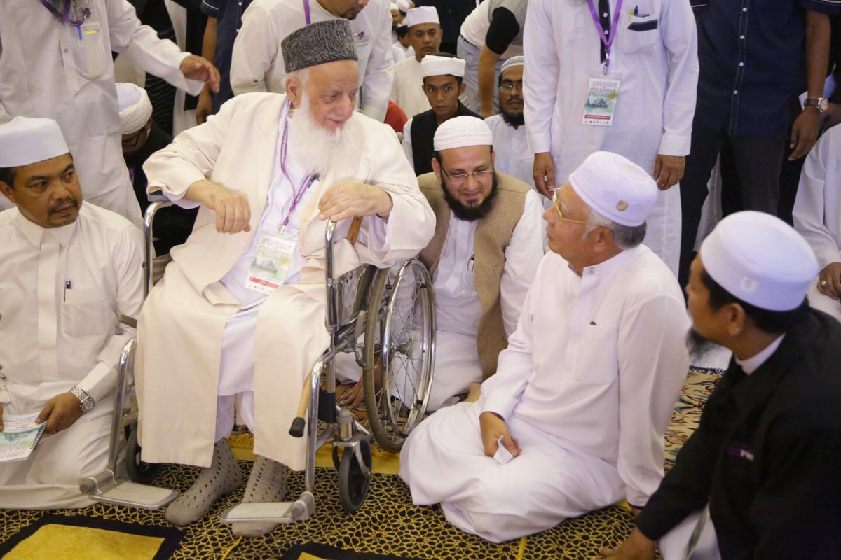 NajibRazak's tweet photo. Alhamdulillah, dpt solat Maghrib &amp;imarahkan mjls agama brsm 20000 pelajar tahfiz di Masjid Wilayah Persekutuan semlm https://t.co/nVIi7KHJtq