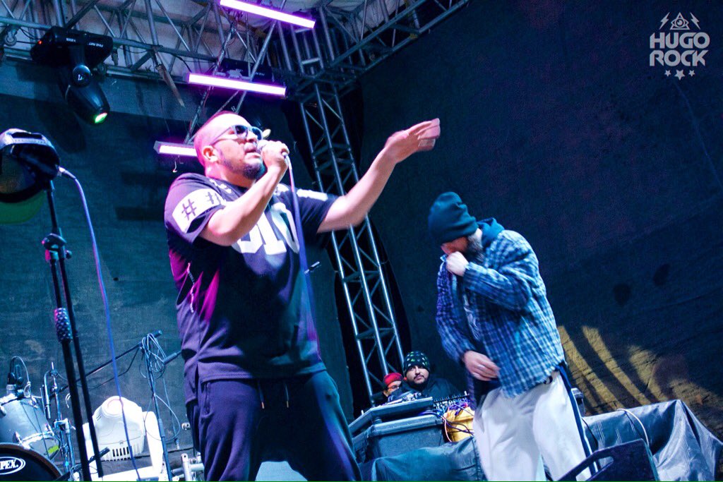 hugorockstar's tweet photo. Así se puso el #CeroGrados con @LaBandaBaston en #Toluca #HipHopReal #HugoRock #HipHopMexicano https://t.co/Wi0xKDnp8B