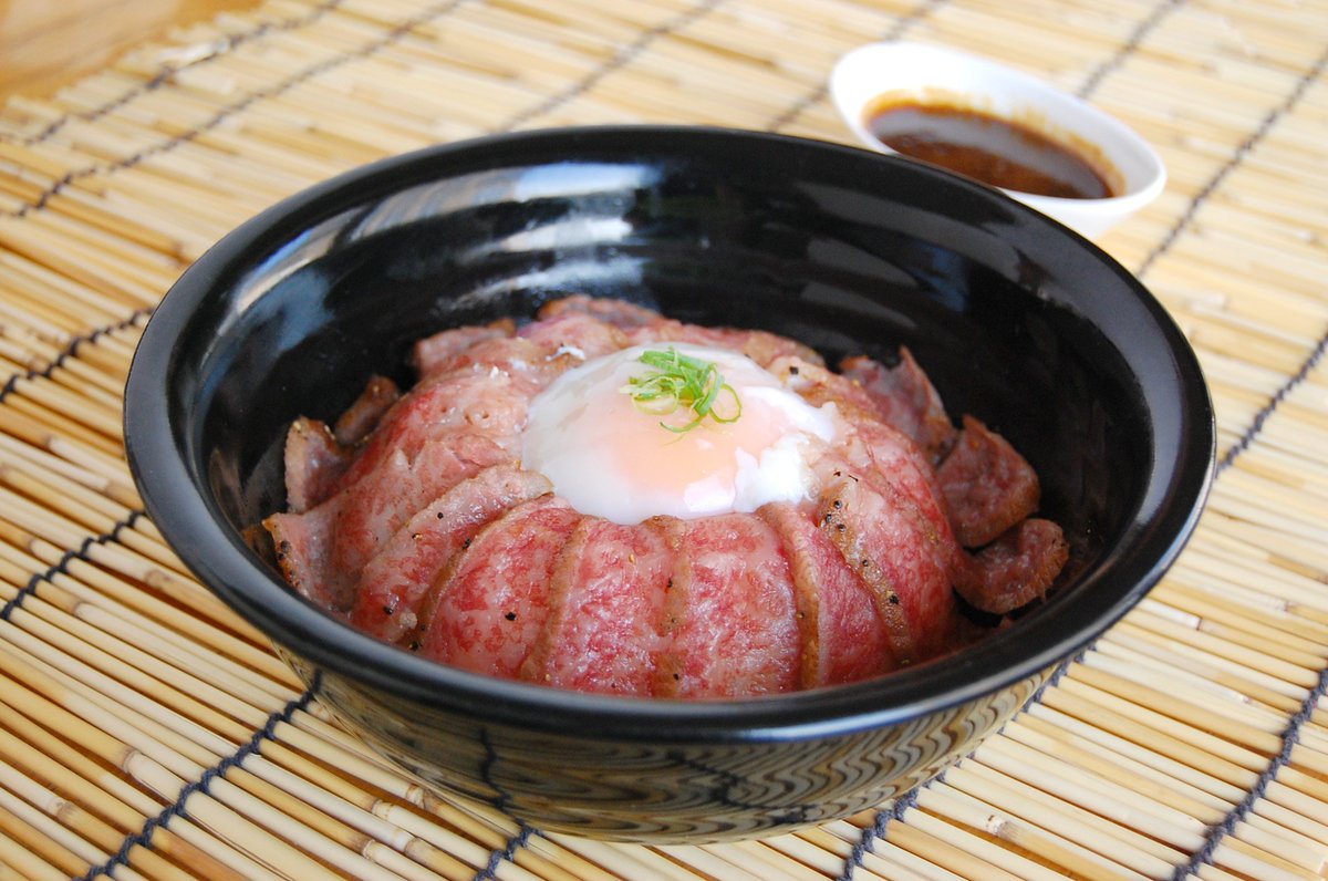 EnDining's tweet image. Try this delicious Matsuzaka Beef Don at En Dining Senayan City with 50% Off!
Because today is En Lucky Monday :)