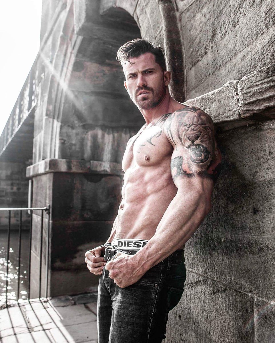 charliegarforth's tweet photo. Champions believe in themselves even when nobody else does. 4 weeks out from @miamiprofitness #fitnessmodel #mppro https://t.co/1mGdbn3J5C