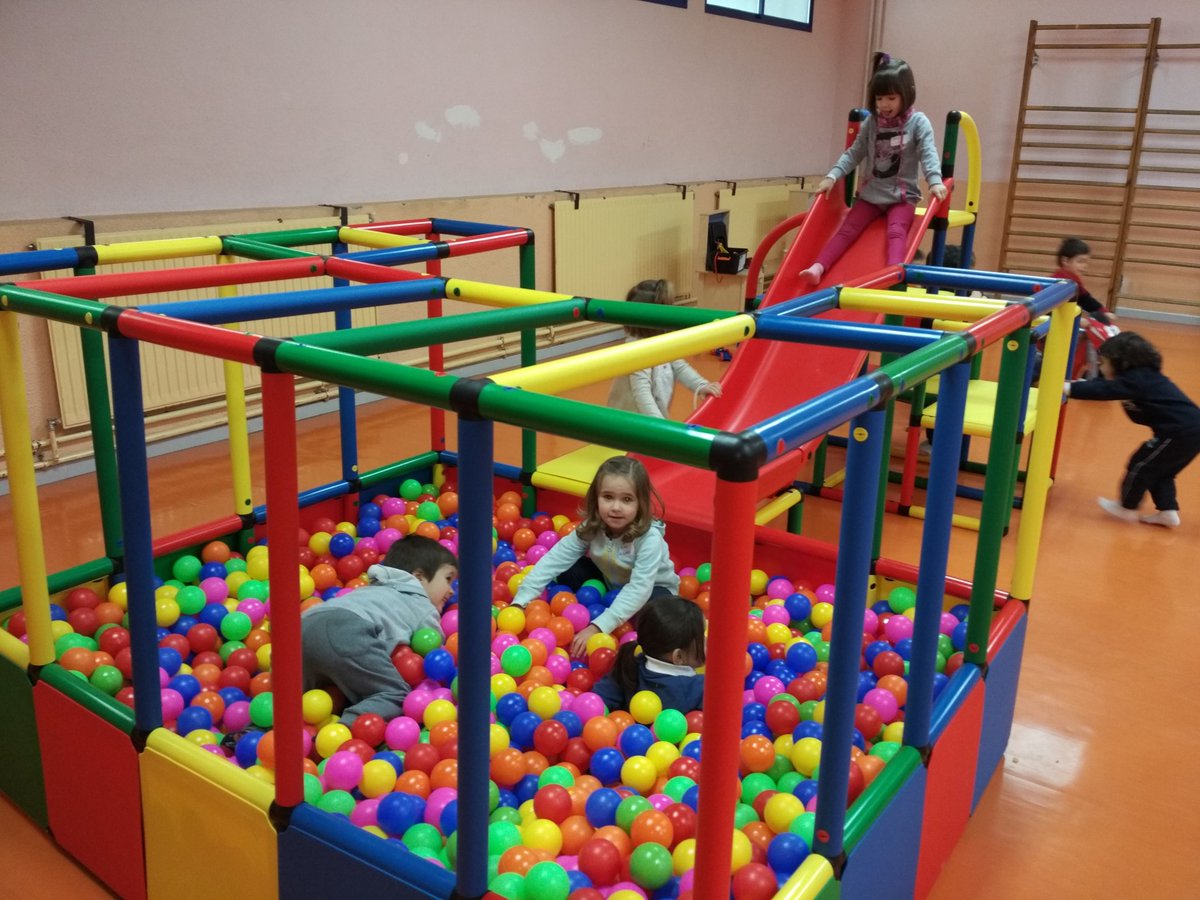 dxtmarias's tweet image. 🎠🎡 Ya estamos en marcha! #PIM16 Nuestros chicos y chicas empiezan la mañana disfrutando a tope