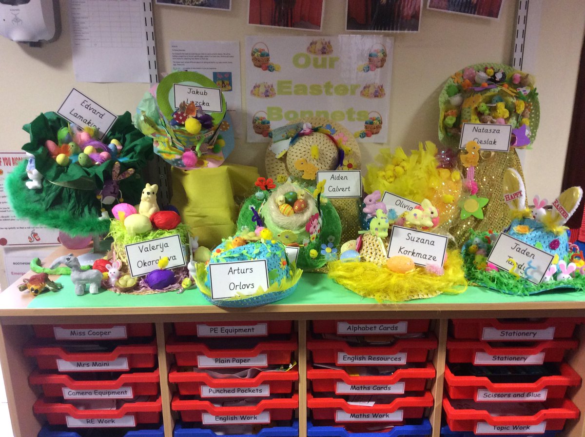 Mr_Moore89's tweet photo. Some absolutely fantastic entries for our Easter Bonnet competition but who will win! @BoothferryPS  #Easter https://t.co/iwp8uLZtrA