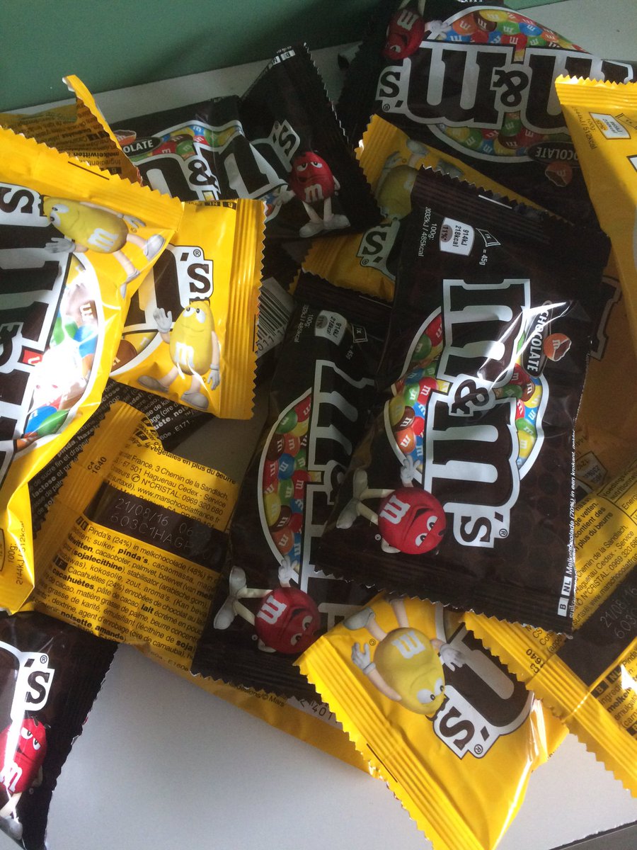 Teundevree's tweet photo. Ter compensatie van mogelijk plastic in marsen ontvang ik m&amp;m's. #mars#pindaallergie#failmarsnederland https://t.co/z0Dsjh96yR