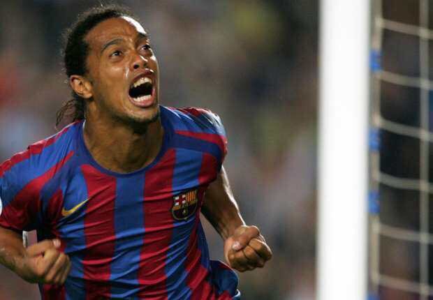 Footballtweet's tweet photo. Happy birthday to Ronaldinho. The magician turns 36 today. 💥🇧🇷 https://t.co/toGDW5ln5p