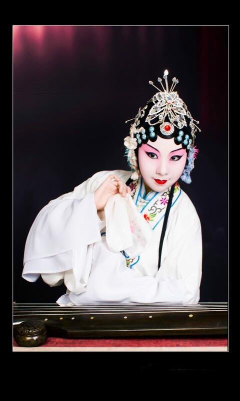 bellsyan_'s tweet photo. So proud of being a #Chinese with so many cultures surrounded. It's me three years ago with a #pekingopera custom. https://t.co/caAZzj5y71