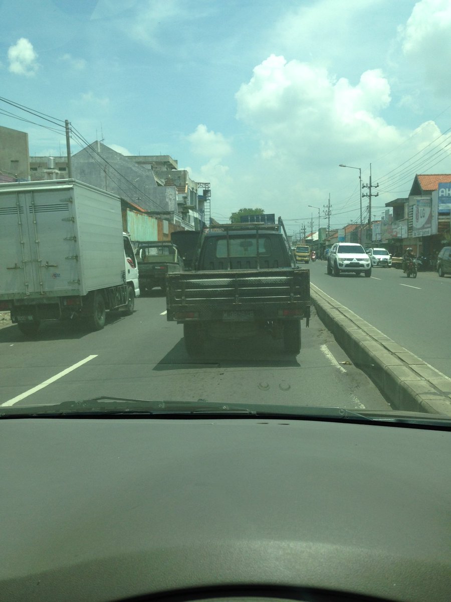 muhammad_bajrey's tweet photo. @e100ss raya porong arah malang ada sedikit kepadatan.. tetap hati" kawan https://t.co/LYZX8cAZkR