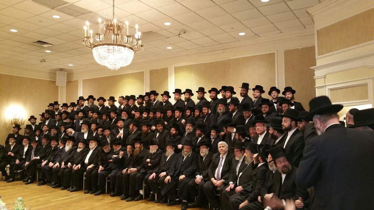 WHatzolah's tweet photo. Tonight's Hatzolah appreciation event for all Williamsburg members who are available 24/7 round the year @WHatzolah https://t.co/C6Ot3JikXO