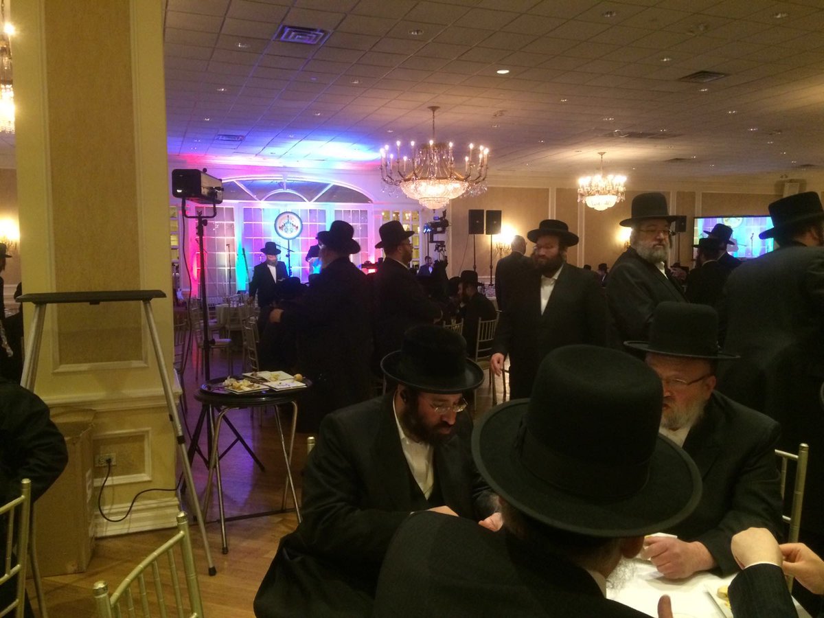WHatzolah's tweet photo. Tonight's Hatzolah appreciation event for all Williamsburg members who are available 24/7 round the year @WHatzolah https://t.co/C6Ot3JikXO