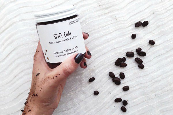 SheRaMag's tweet photo. Did you know that coffee is naturally anti-ageing? #WeHeart @caliscrubs Read more here: https://t.co/fUQ1VX8pVT https://t.co/PYycLYdhp1