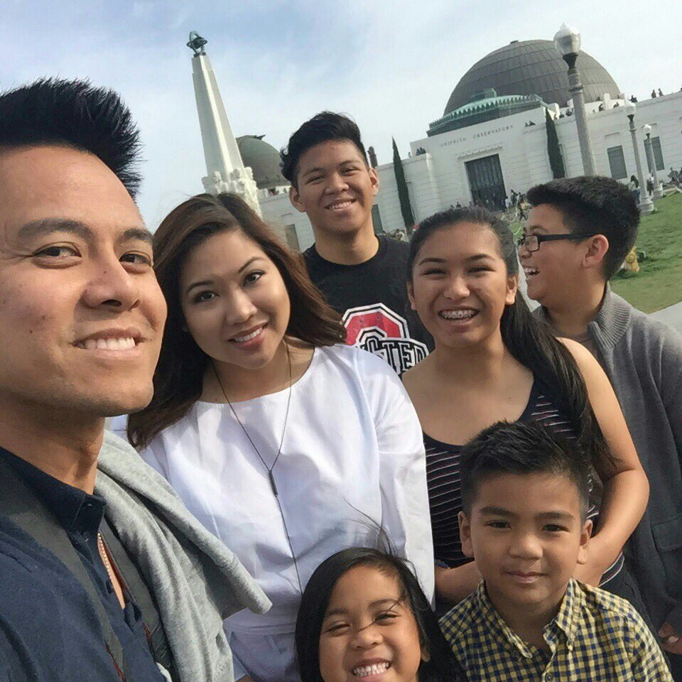 TheItMom's tweet photo. Hello from the @GriffithObserv! Our first time visiting and wow! @TheItDad #TheTehs #Family #QT #GriffithObservatory https://t.co/y5aNdGTmhB