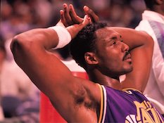 makeupbyczari's tweet photo. Hey! I'm playing NBA Player. Do you have any idea which it might be? https://t.co/TTP7HLxD81 https://t.co/2QFLHHWiq0