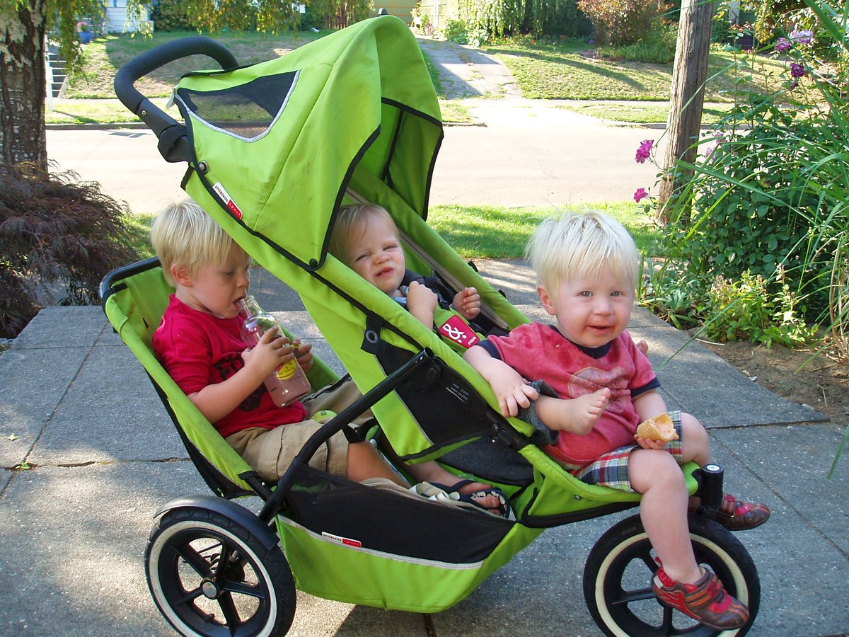 doublestroleruk's tweet photo. How to Pick Jogging Double Stroller Online? @ https://t.co/G5oOvVR6jA https://t.co/LscLUv9KSv