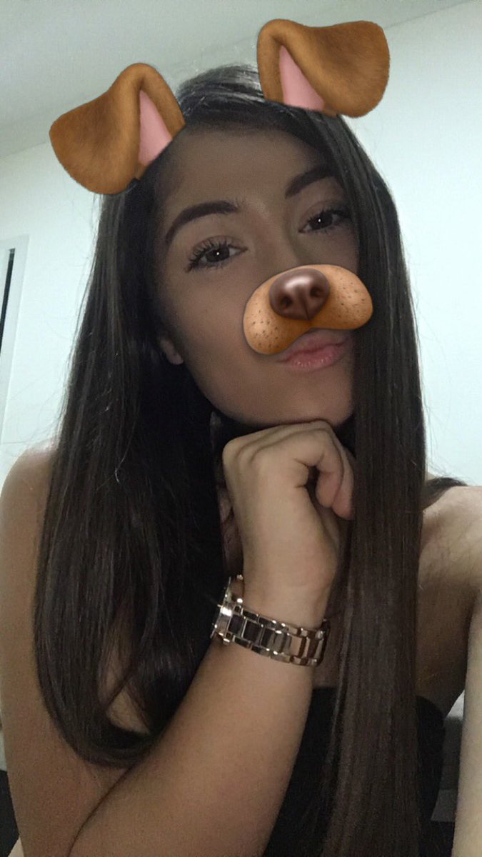 kyliexbella's tweet photo. twins @KylieJenner https://t.co/guQVgCJHND