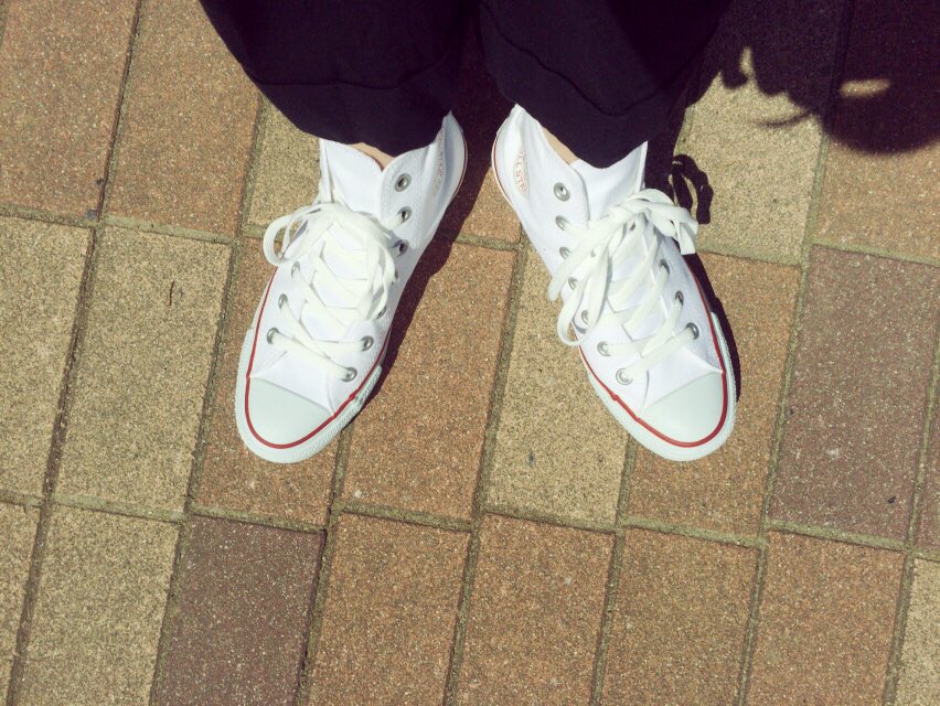 youxryu03's tweet photo. #converse #opticalwhite https://t.co/oYSo0lfrpy