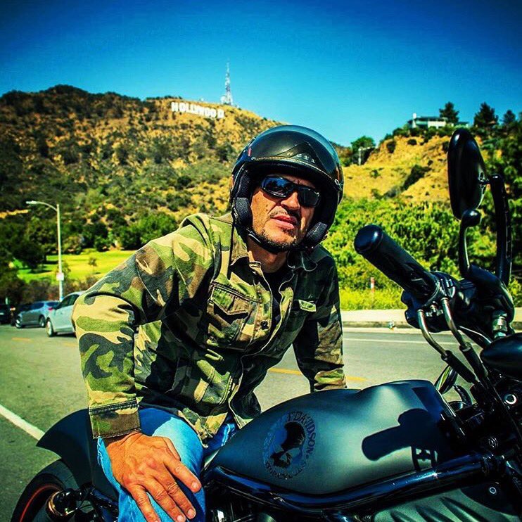 sonicvault's tweet photo. Ciao from Hollywood! @harleydavidson #hollywood #HarleyDavidson https://t.co/W47VZvgup5