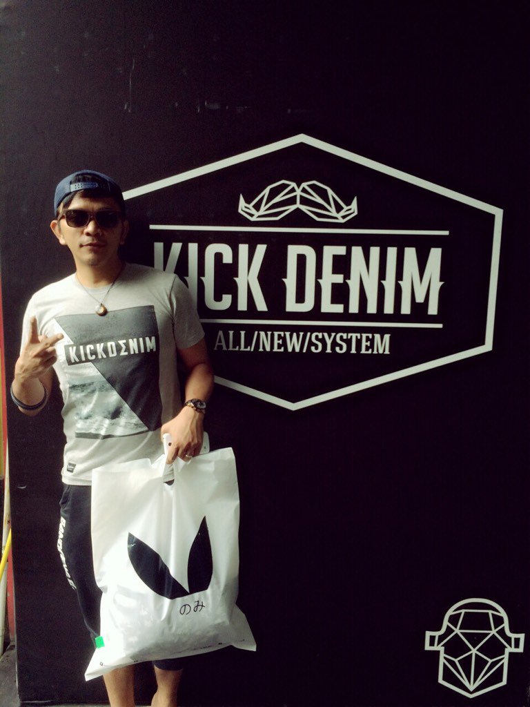 Terbaaks borkuu .. Nuhun .. <a href="/blackidclothing/">BLACKID</a> <a href="/KICKDENIM/">KICKDENIM</a> <a href="/imon_id/">NOMIATTACK</a>