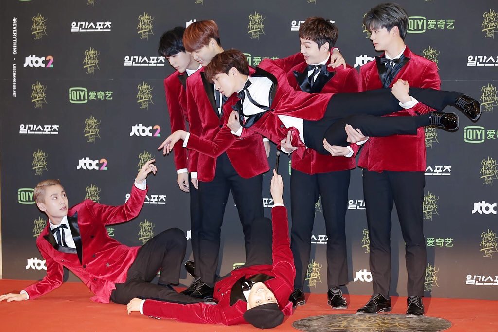 eunk1122's tweet photo. ใ ใใใใชไบบใใกใใใงใจใ๐๐
#4EverwithBTOB
#BTOB_4YEAR https://t.co/cXfNQNeWgn