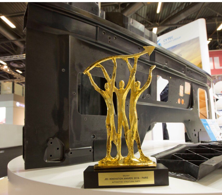 RenaultTrucksEs's tweet photo. Renault Trucks, Premio Internacional a la Innovación por su investigación en los composites en la #JECworld2016 https://t.co/hOQrGUpJRM