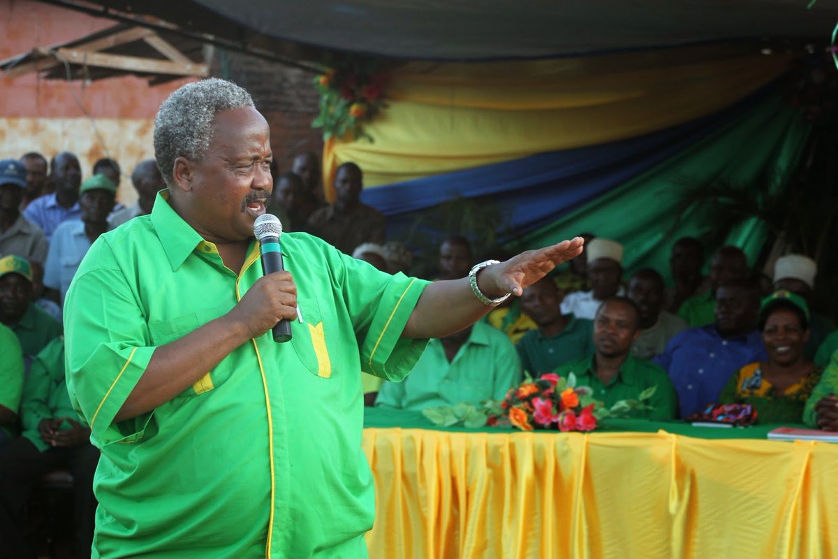 eastafricatv's tweet photo. Christopher Ole Sendeka achukua nafasi ya Nape Nnauye CCM
https://t.co/oD08HRZLlS https://t.co/W4Xf0CWqBo