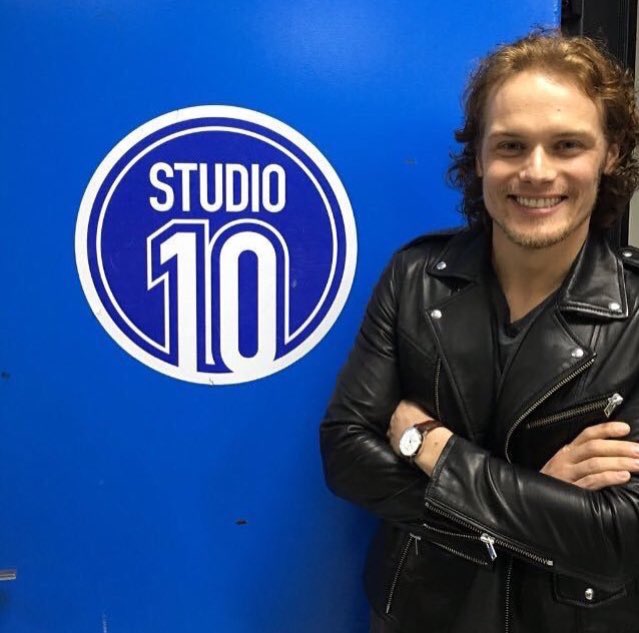 JeSuisPrestNow's tweet photo. Looks like @SamHeughan  is enjoying himself on Oz #Samdownunder @Studio10au  #Outlander https://t.co/y5gkrRw6LW