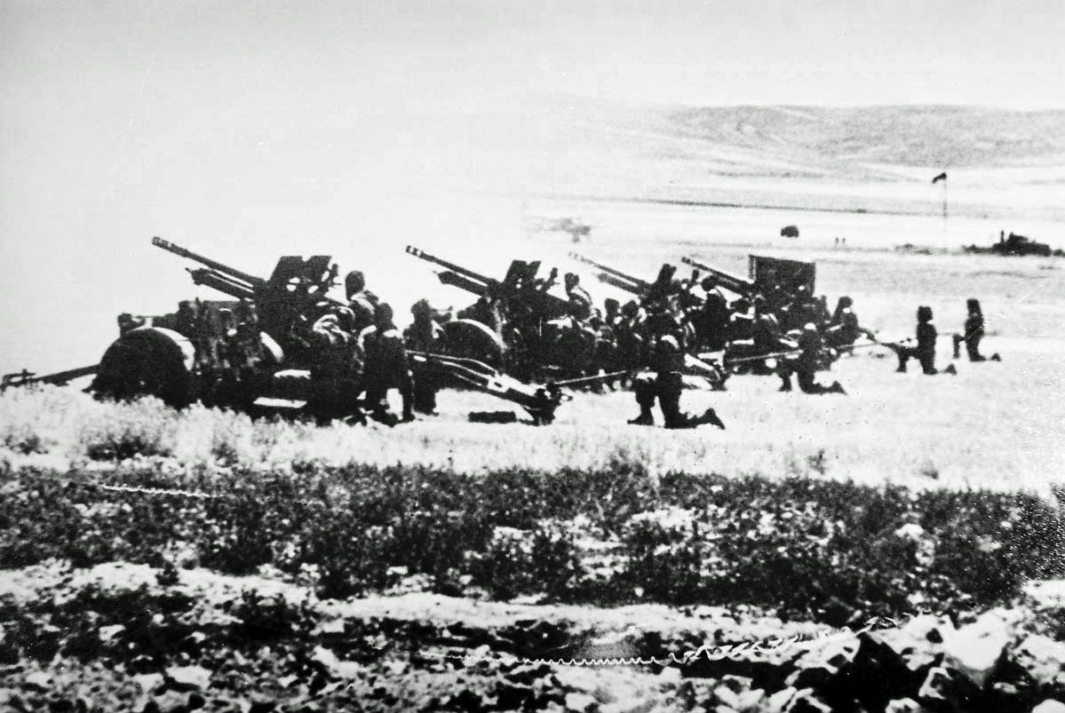 تحليل اداء الجيش العربي اﻷردني في معركة الكرامة - 21 مارس 1968 CeDuY7ZXEAER_pU