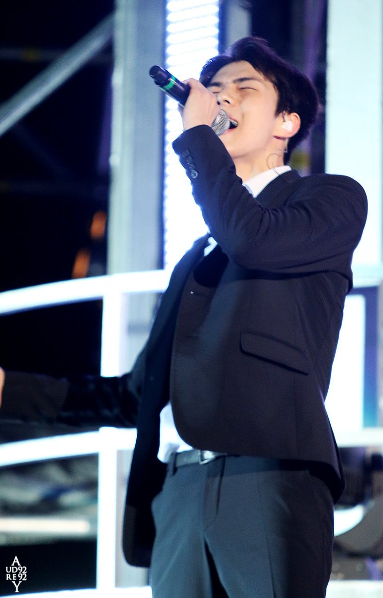 sehunspics's tweet photo. https://t.co/PXQt8P6Nn0