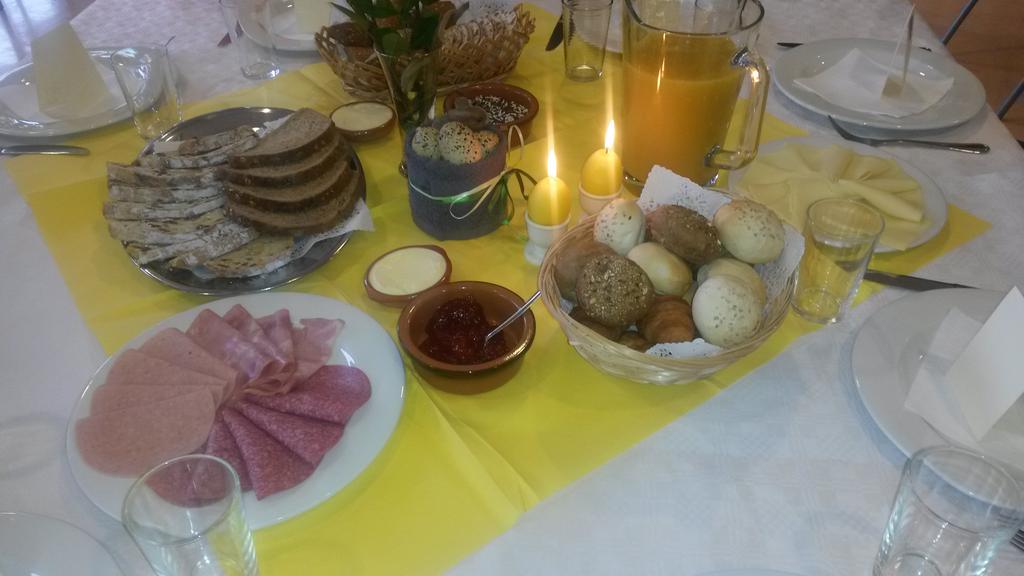 geroncatering's tweet photo. Paasontbijt verzorgd Door en voor leerlingen van # tcc - praktijkschool In Oldenzaal. https://t.co/9fHHAyCCDa