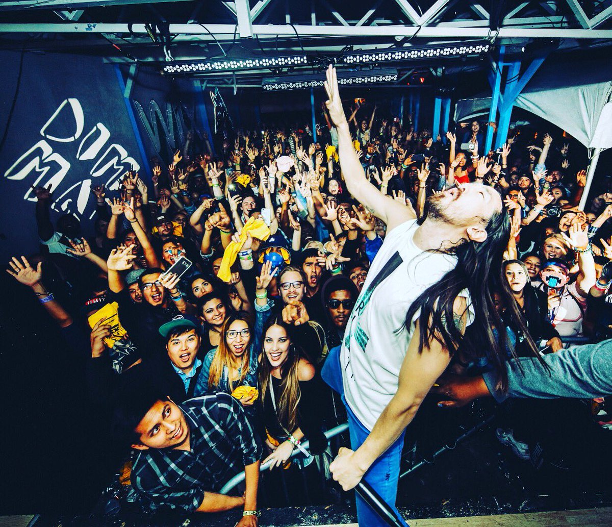 The 20 year @dimmak party at #sxsw2016 was major lit. Crowd was punk as fuck raging face all night. Thank u! 🙏🏼🙏🏼🙏🏼 https://t.co/eQl7nTO3qa