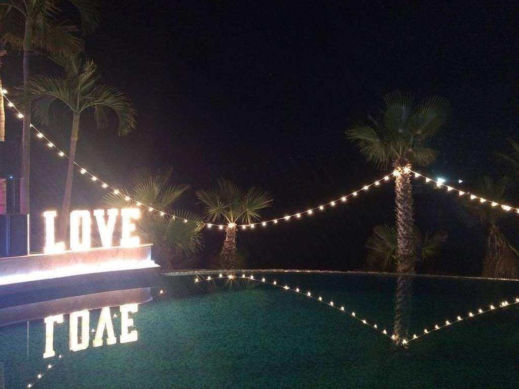 AACabobyBea's tweet photo. Love is all you'll ever need 🎶
#bajalovers #loscabos #chileno #love #xoxo #mexico #cabosanlucas #romantic #allyoun… https://t.co/baWndiRgua