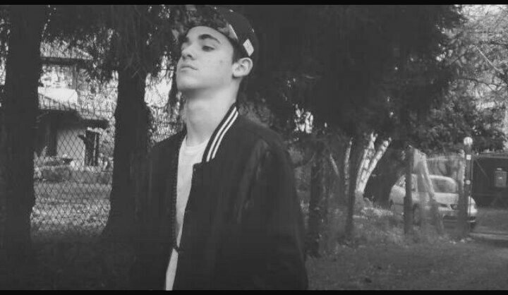 Io prendo il fango della mia vita e mi sento un grande scultore

#Merini

 #giornatamondialedellapoesia