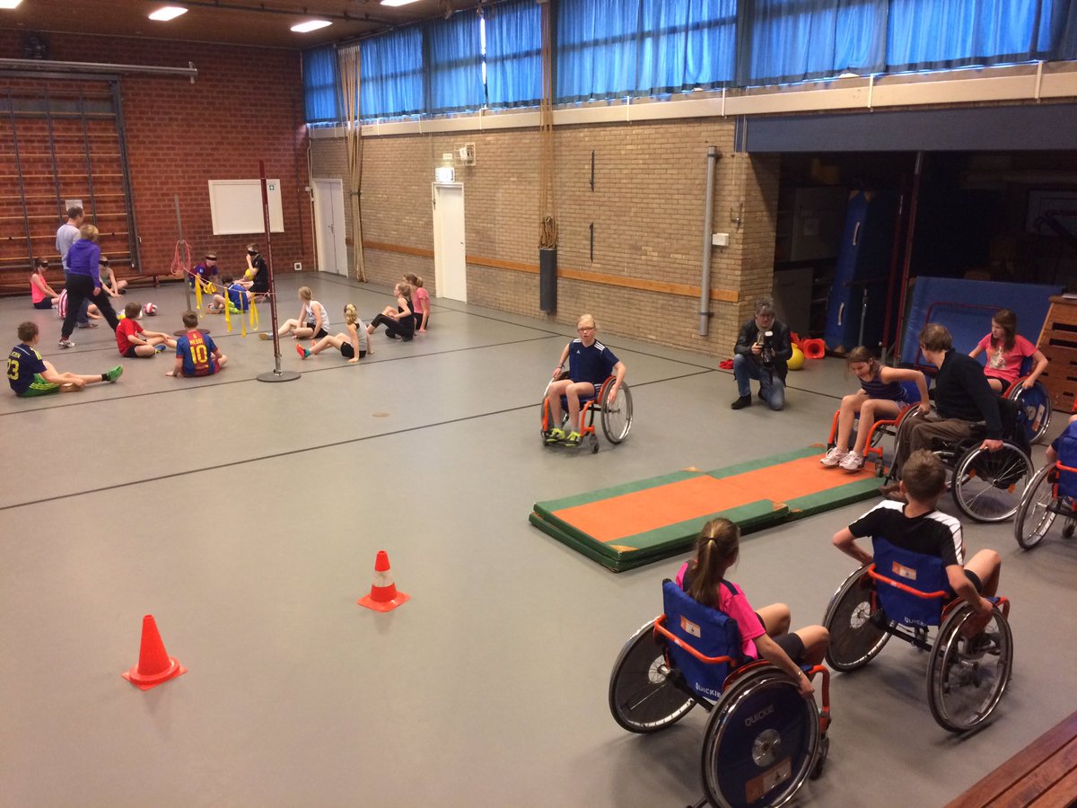 Gr 8 van <a href="/obsderozebottel/">Obs de Rozebottel</a> Koekange leert hoeveel er wèl kan! #scoolonwheels Dankzij @RaboMSS <a href="/SportDrenthe/">SportDrenthe</a>
