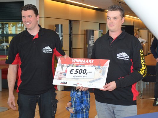 Straategie's tweet photo. Broers Ten Brinke winnen NK Straatmaken, zie https://t.co/K83MUR4xwW https://t.co/GWsKCeJlpA
